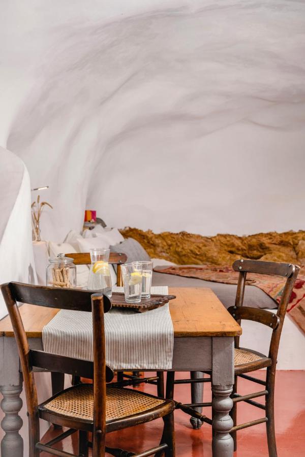 Traditional Farmers Caves Emporio  Luaran gambar