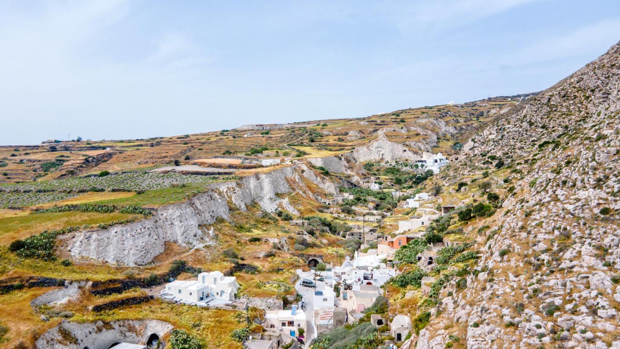 Traditional Farmers Caves Emporio  Luaran gambar